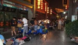 杭州摆地摊爆料事件视频,街头经济新动态引发热议